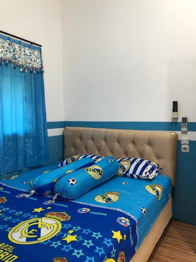Penginapan Banyu Biruku Kotaanyar Kültér fotó