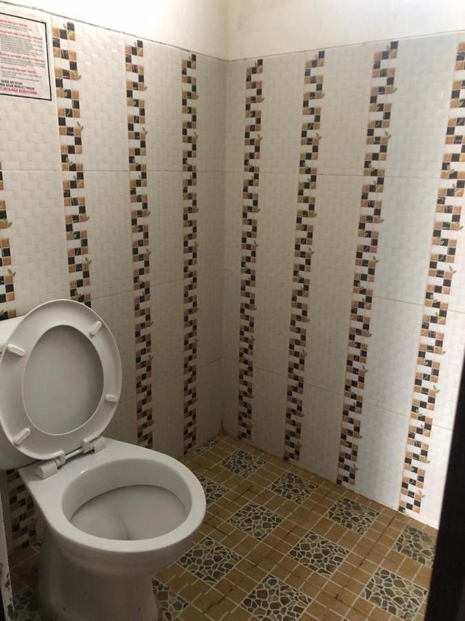 Penginapan Banyu Biruku Kotaanyar Kültér fotó
